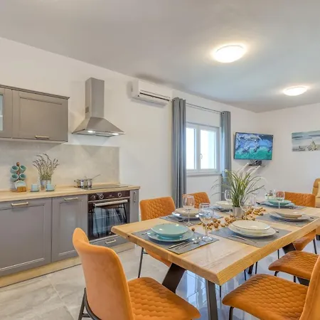 Mario & Ana House בית נופש