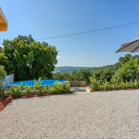 בית נופש Mario & Ana House Pićan